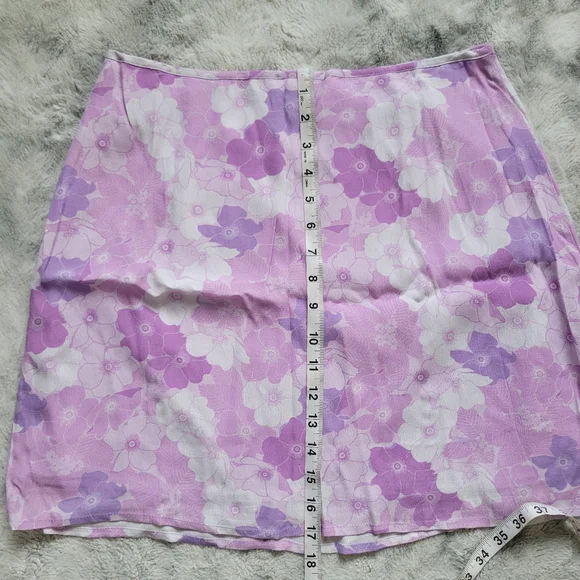 NWOT Charlie Holiday Lilac Floral Phoebe Skirt 8 - Picture 7 of 7